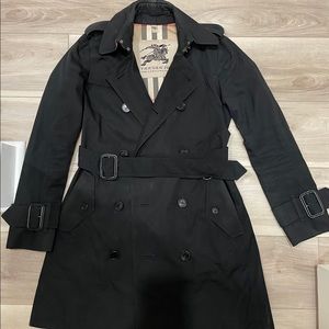 Burberry Mid-Length Trench Coat